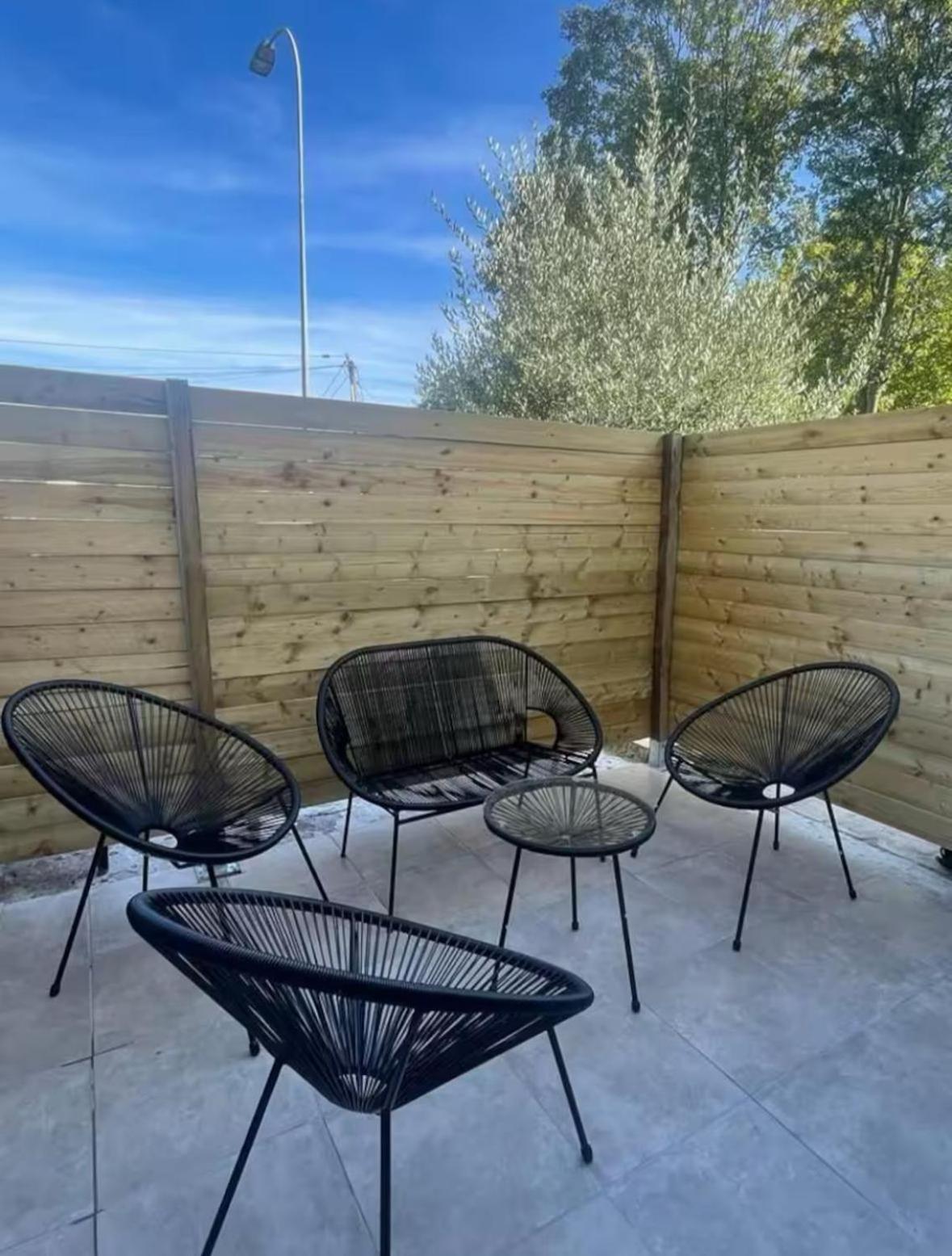 Escapade Pres De Lille - Appartement Charmant Avec Terrasse Et Parking Privee Мон-ан-Барёль Экстерьер фото